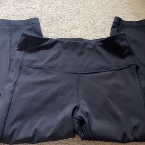 Athleta Ultimate Stash pocket Capri Small PETITE